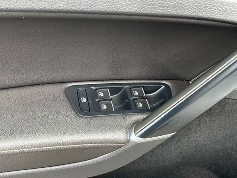 Used 2019 Volkswagen Golf R 4-Door image 31