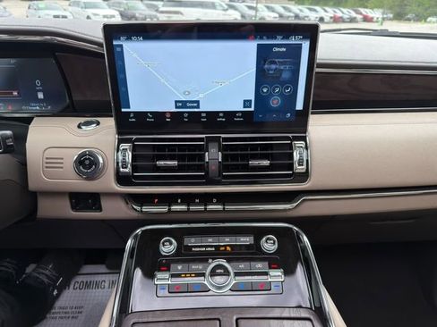 Used 2024 Lincoln Navigator L Reserve AWD/4WD image 29