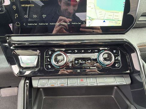 New 2026 GMC Sierra 1500 AT4 image 25