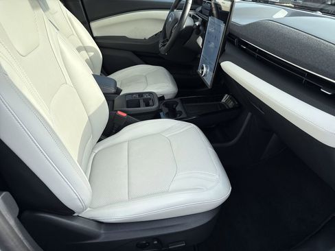 Used 2025 Ford Mustang Mach-E Premium image 13