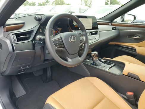 Used 2025 Lexus ES 350 w/ Premium Package image 15