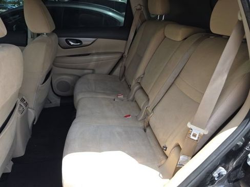Used 2016 Nissan Rogue SV FWD image 6