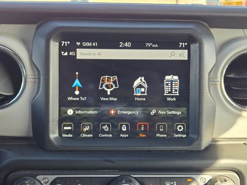Used 2021 Jeep Gladiator Overland image 23