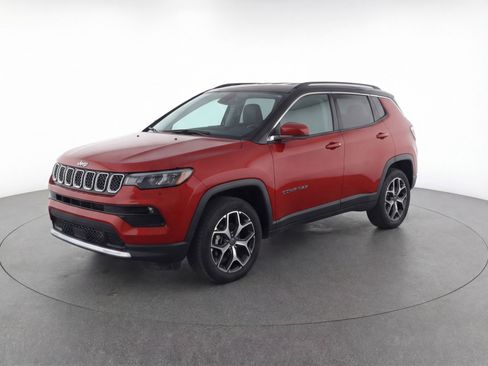 Used 2025 Jeep Compass Limited AWD/4WD image 3