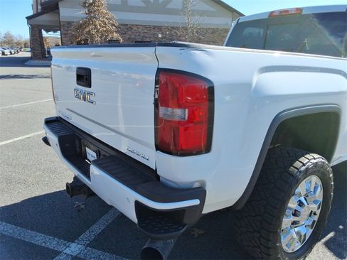 Used 2015 GMC Sierra 3500 Denali w/ Duramax Plus Package image 15