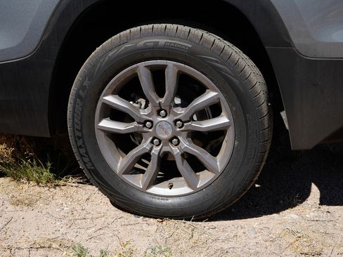 Used 2024 GMC Terrain SLT image 9