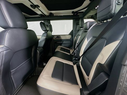 Used 2024 Ford Bronco Wildtrak image 32