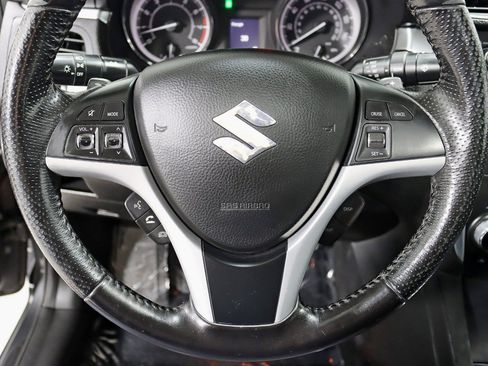 Used 2011 Suzuki Kizashi Sport GTS AWD/4WD image 16