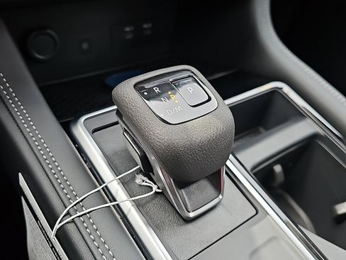 New 2026 Nissan Pathfinder Platinum w/ Accent Package image 11