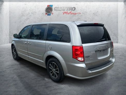 Used 2017 Dodge Grand Caravan GT image 3