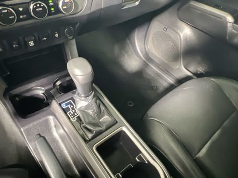 Used 2022 Toyota Tacoma TRD Sport w/ TRD Premium Sport Package RWD image 25