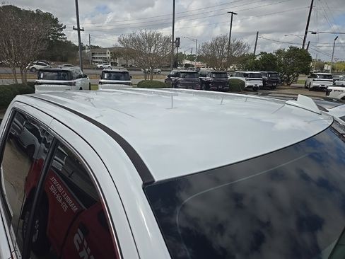 Used 2023 GMC Sierra 1500 SLT w/ SLT Premium Package image 6