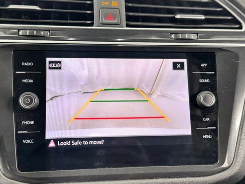 Used 2024 Volkswagen Tiguan SE AWD/4WD image 27