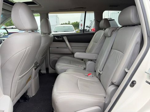Used 2013 Toyota Highlander SE AWD/4WD image 26