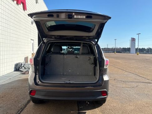 Used 2016 Toyota Highlander XLE image 31