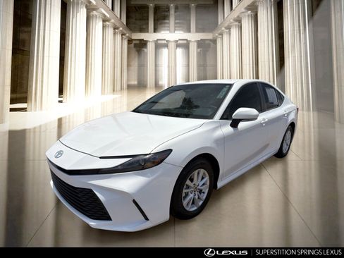 Used 2025 Toyota Camry LE FWD image 9