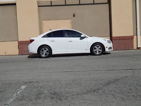 Used 2013 Chevrolet Cruze LT w/ RS Package image 2