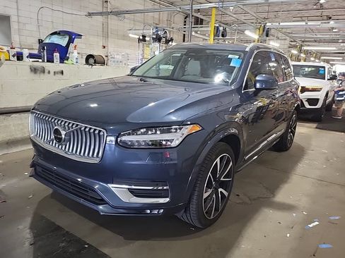 Used 2023 Volvo XC90 B6 Plus AWD/4WD image 4