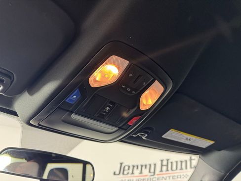 Used 2024 RAM 3500 Tradesman w/ Chrome Appearance Group image 21