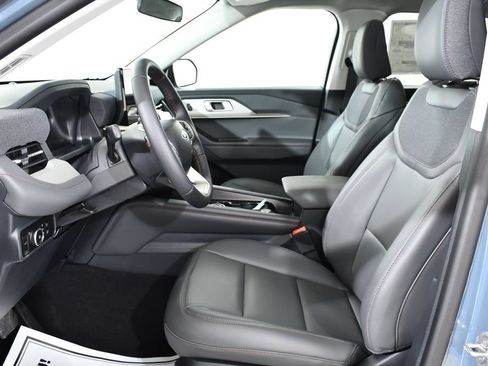 New 2026 Ford Explorer Active w/ Active Comfort Package AWD/4WD image 6