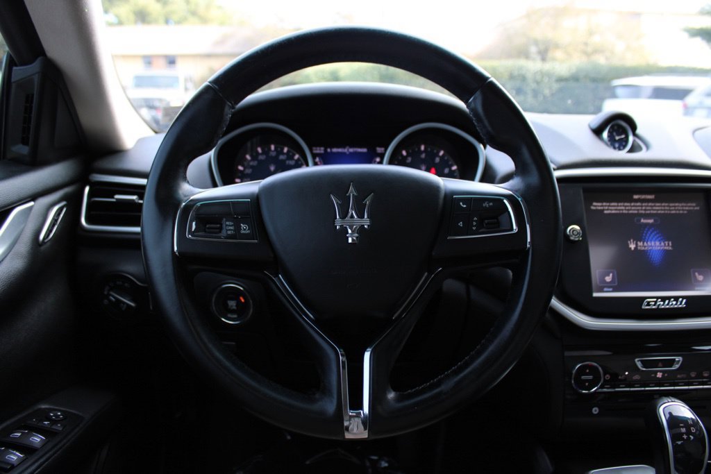 Used 2015 Maserati Ghibli RWD image 15