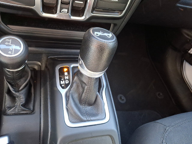 Used 2018 Jeep Wrangler Unlimited Sport S AWD/4WD image 19