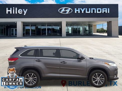 Used 2019 Toyota Highlander XLE image 2