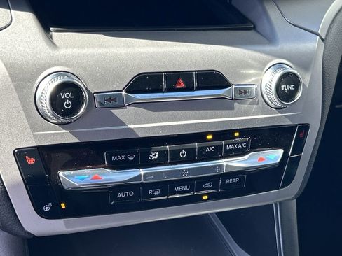 Used 2022 Ford Explorer XLT w/ Equipment Group 202A image 23