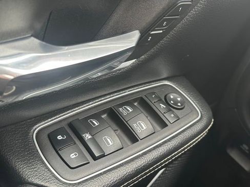 Used 2022 RAM 1500 Laramie image 16