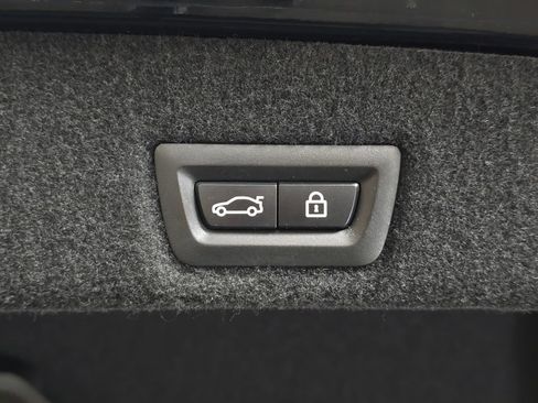 Used 2016 BMW 750i xDrive image 10