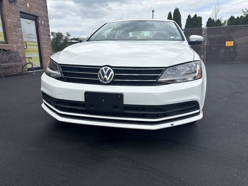 Used 2017 Volkswagen Jetta SE FWD image 5
