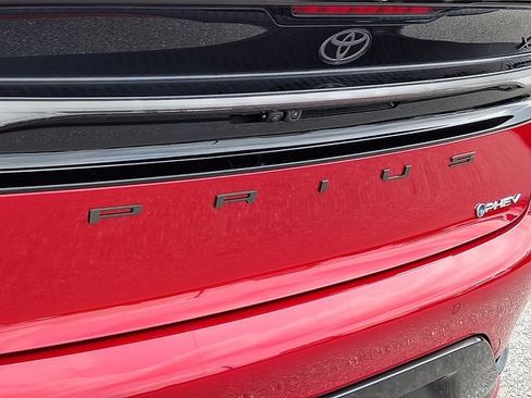 New 2026 Toyota Prius Plug-In Hybrid FWD image 11