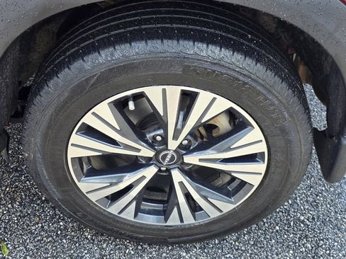 Used 2023 Nissan Rogue SV FWD image 27