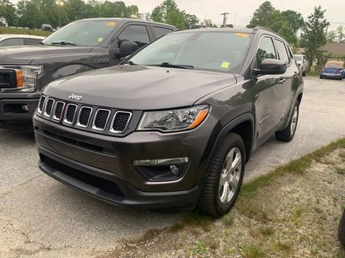 Used 2021 Jeep Compass Latitude w/ Convenience Group AWD/4WD image 4