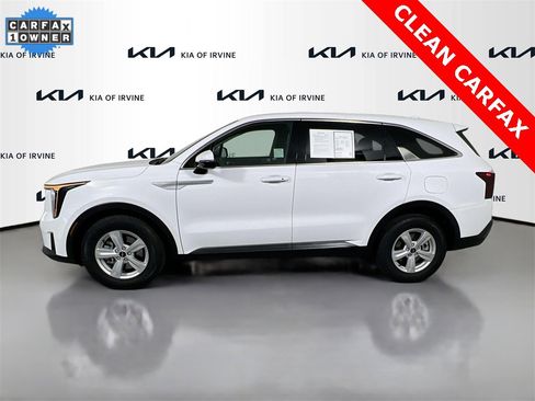 Certified 2024 Kia Sorento LX image 6