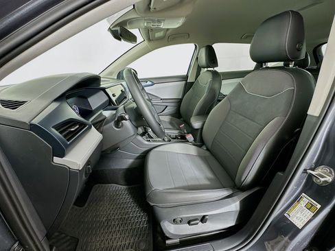 Used 2024 Volkswagen Taos SE image 13