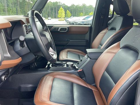 Used 2024 Ford Bronco Outer Banks AWD/4WD image 19