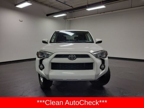 Used 2018 Toyota 4Runner SR5 AWD/4WD image 2