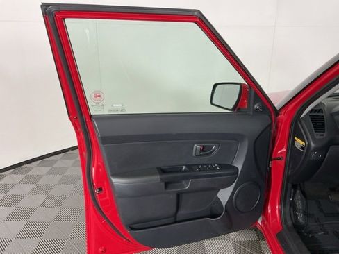 Used 2013 Kia Soul image 11
