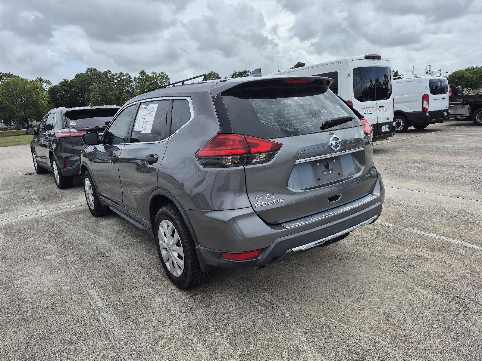 Used 2017 Nissan Rogue S FWD image 9