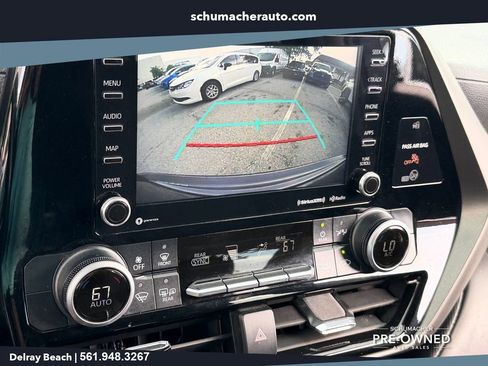 Used 2021 Toyota Highlander LE FWD image 22