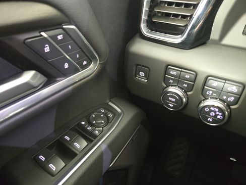 Certified 2025 GMC Sierra 3500 Denali w/ Denali Reserve Package image 31