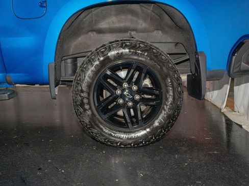 Certified 2023 Chevrolet Silverado 1500 LT Trail Boss w/ Convenience Package II image 9