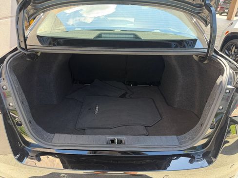 Used 2025 Nissan Versa SV FWD image 25