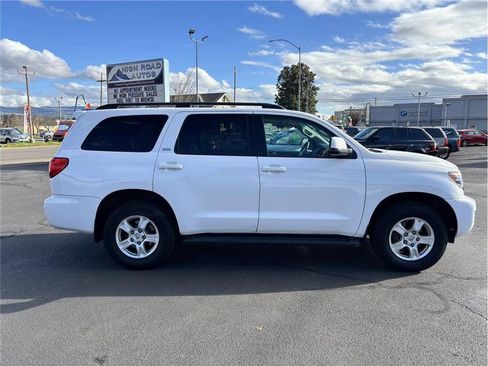 Used 2015 Toyota Sequoia SR5 image 6