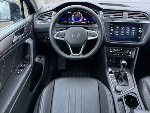 Used 2022 Volkswagen Tiguan SE image 23