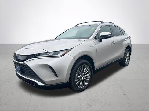 Used 2021 Toyota Venza Limited w/ Carpet Mat Package (TMS) AWD/4WD image 2