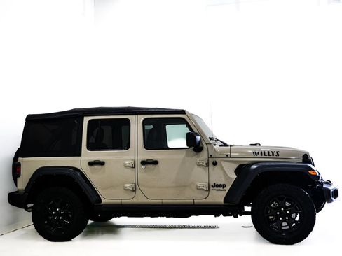 Used 2022 Jeep Wrangler Unlimited Sport AWD/4WD image 5