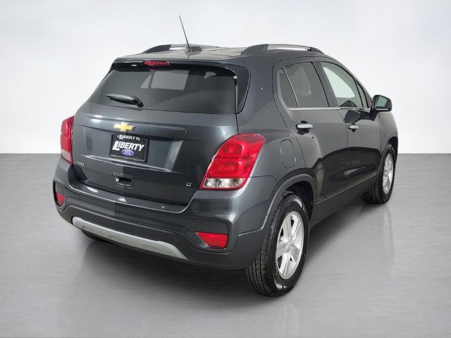 Used 2017 Chevrolet Trax LT w/ LT Convenience Package FWD image 3