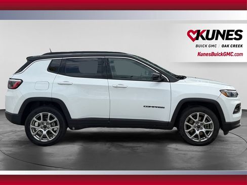 Used 2025 Jeep Compass Limited AWD/4WD image 12